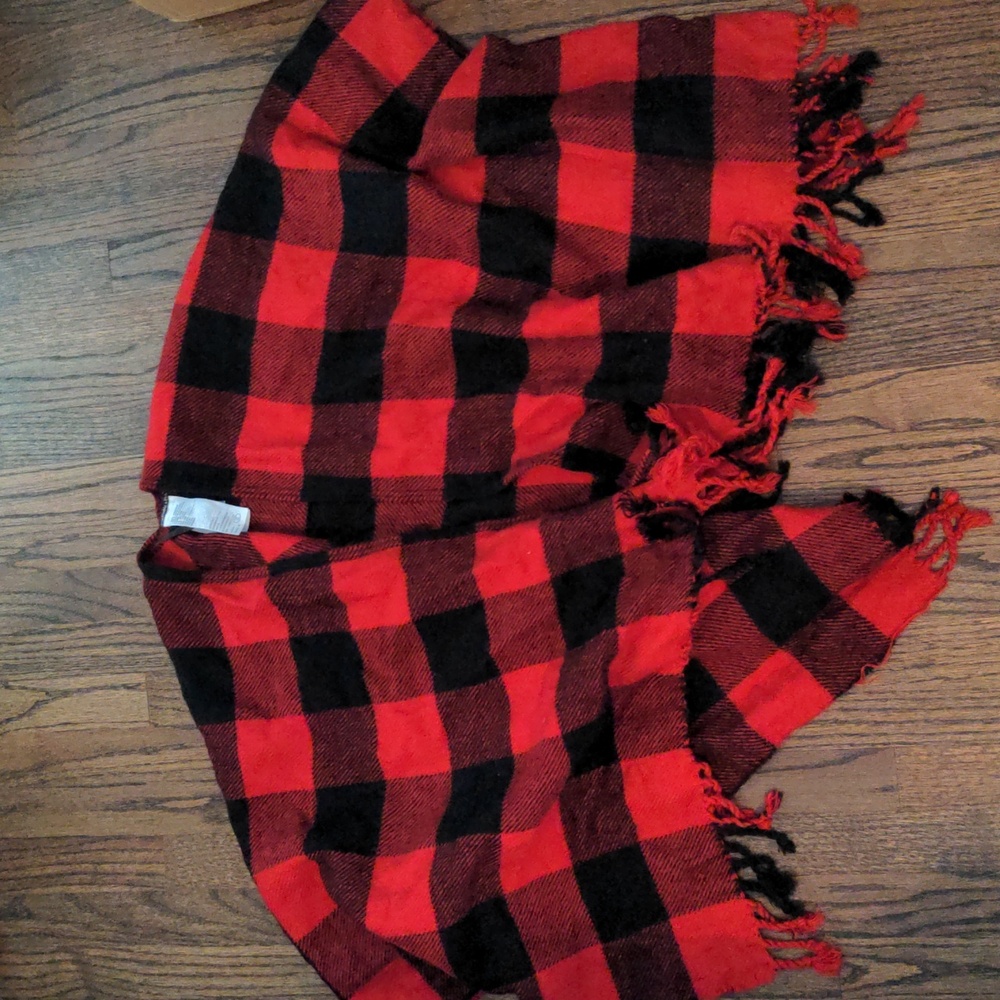 A&F Buffalo Plaid Cape